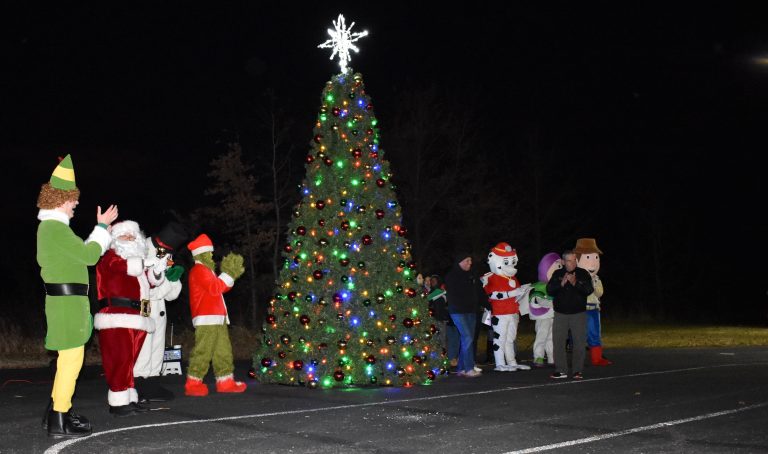 Oh, Christmas Tree: Deptford rings in season with tree lighting