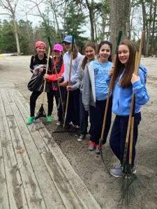 St. Mary of the Lakes students participate in Day of Service