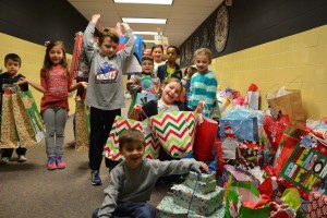 E.T. Hamilton Elementary School students collect books and pajamas for Center for Family Services