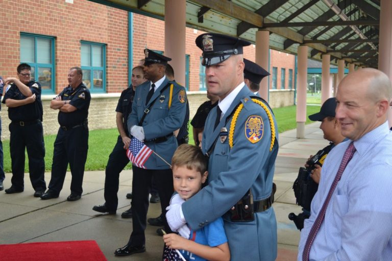 Fountain Woods Elementary pays tribute to heroes