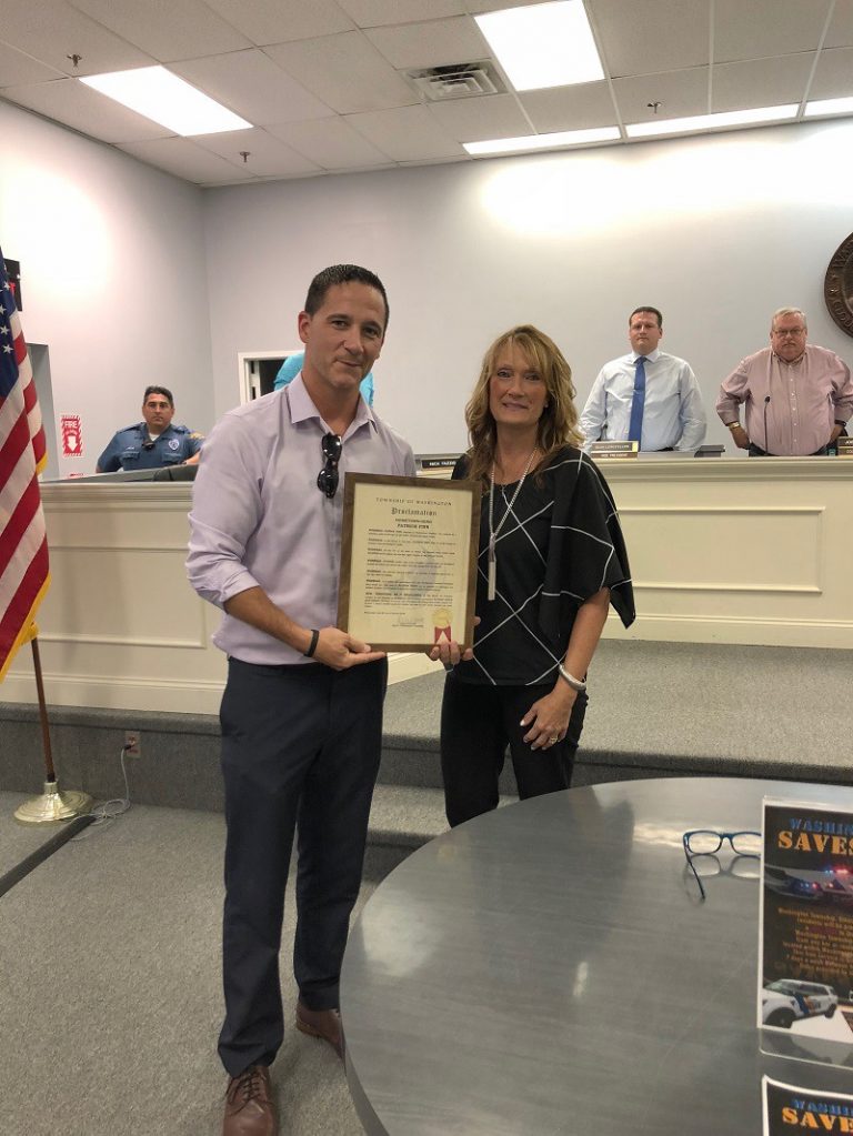 Mayor honors hometown hero