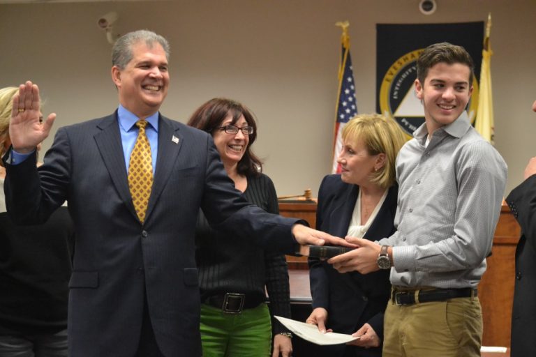 Lt. Gov. Guadagno swears in members of council at Evesham reorganization meeting