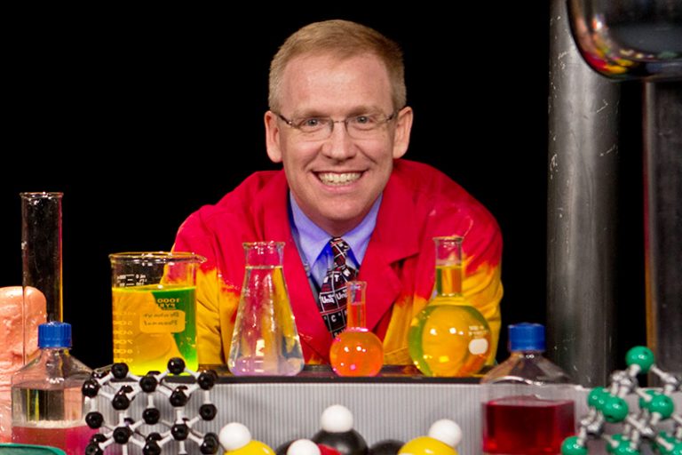 Iowa scientist to put on a show for kids at Trinity UMC