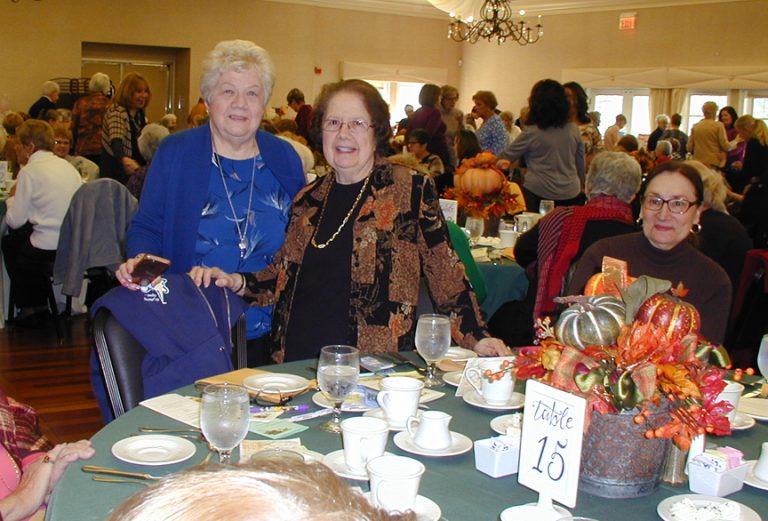 Mt. Laurel Garden Club holds annual fall luncheon