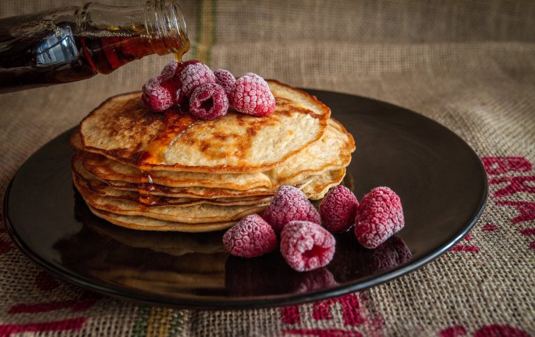 LHS Class of 2023 invites residents to Breakfast with Santa