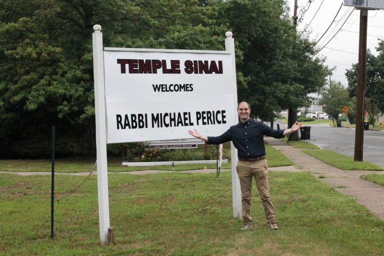 Rabbi takes a non-traditional path to Temple Sinai Cinnaminson