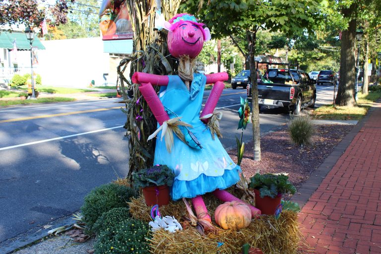 Palmyra hosts first Build A Scarecrow Contest