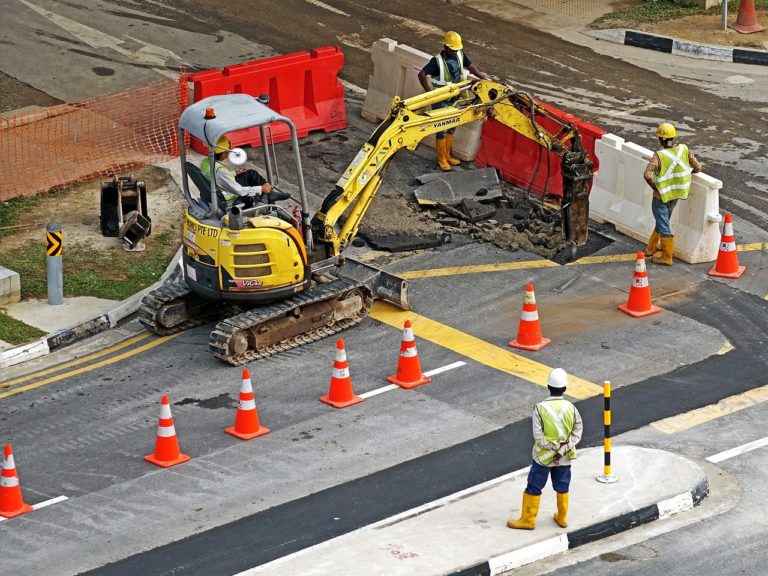 Milling and paving on Heritage Road