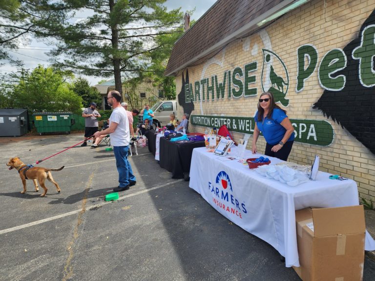 Shelters partner with Earthwise Pet for adoption event